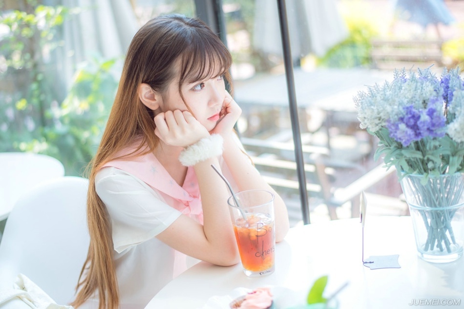 “他让你带上主力前往成都与他汇合。”邓贤苦笑道。